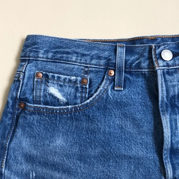 Levi’s Cut Off Distressed Denim Jean Shorts Sz 28‎ - Picture 3 of 7